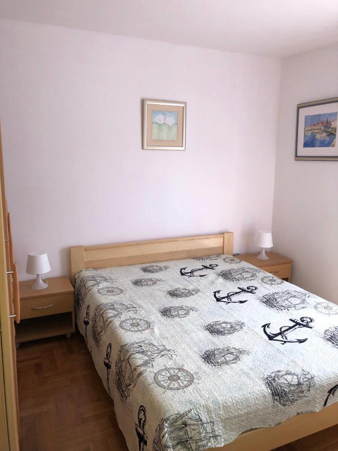 Vito & Rocco Apartment Malinska Bagian luar foto