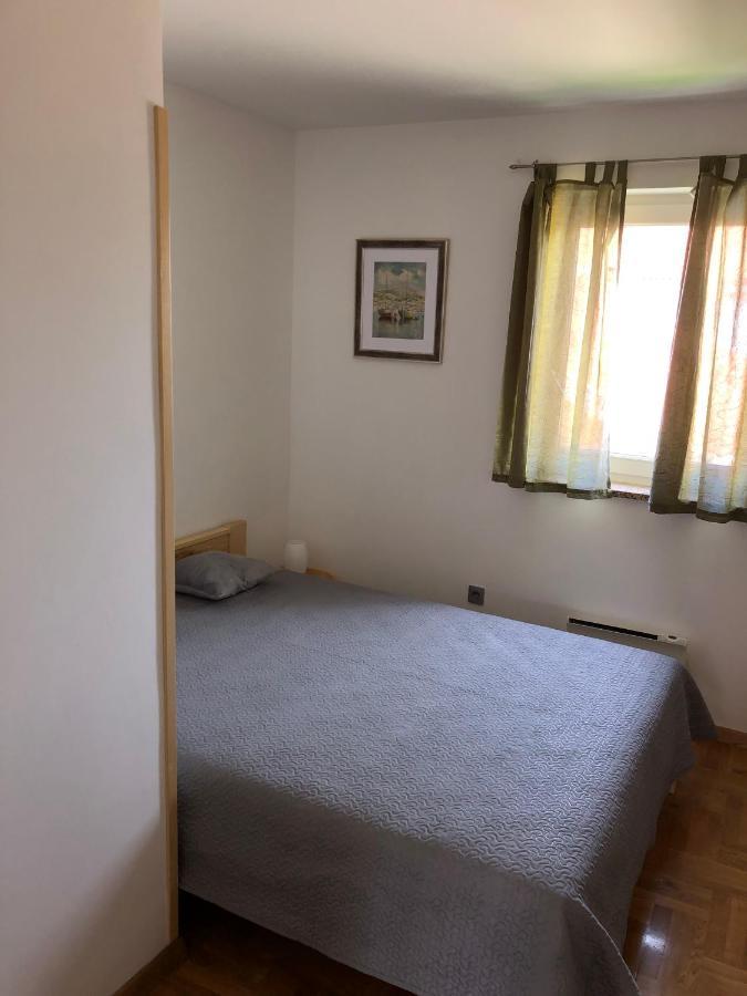 Vito & Rocco Apartment Malinska Bagian luar foto