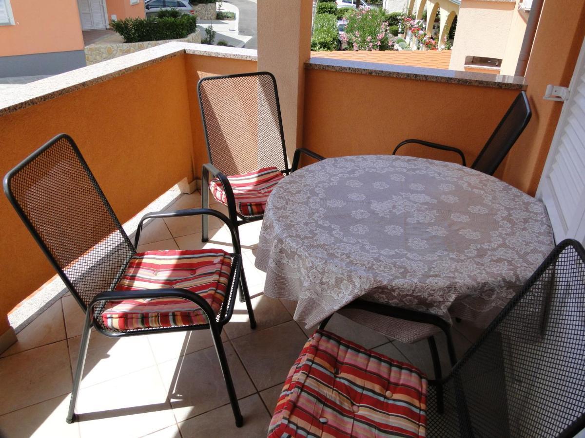 Vito & Rocco Apartment Malinska Ruang foto
