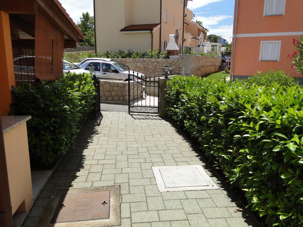 Vito & Rocco Apartment Malinska Ruang foto