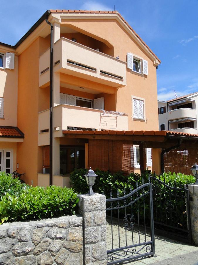 Vito & Rocco Apartment Malinska Ruang foto